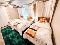 Spacious 5-bedroom House Just 1 Block from the Lake, with a Boat Launch!