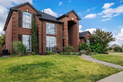 Luxe 5BD Home, Heated Pool, Game Room, King Beds, Family-Friendly Hotels near Parker Road