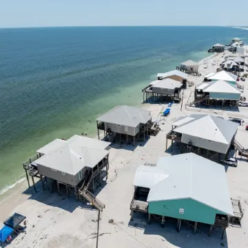 Luxury Beachfront Oasis with Hot Tub, Pet Friendly, Hammock, Swings, Loaded
