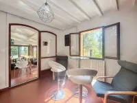 House near Fréjus, garden 1700 m2 in private estate with swimming pool, tennis....