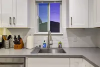 NEWLY FURNISHED! RECENTLY RENOVATED! CUTE SPACE! CLOSE TO SFO!