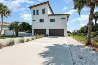 Brand New / Modern / Beachfront Oasis / Grill / 2 Car Garage