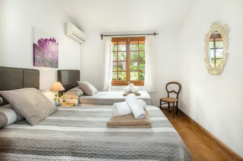 3 Bedrooms, 2 bathrooms, enbeded into the natural mediterranean surrounding.