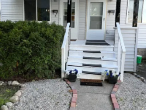 Cozy 1 Bedroom Located Downtown/Close to Soaring Eagle/CMU Hotels in Mount Pleasant