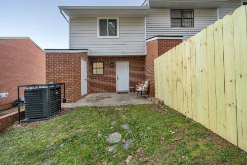 Serene Oakwood Townhouse Hotels in Oakwood