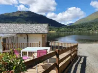 Hot Tub & Stunning Waterfront Views. Kayaks and Sups Free for Guests Use !!! Hotels in Arrochar