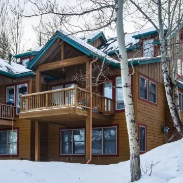 The Lynx Retreat - Slopeside Ski In/Out Home Near Glacier National Park