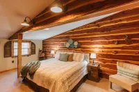 Brazos River Lodge on 15 acres