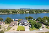 BEST ARM OF THE LAKE!  6 BR/5 1/2 BA, SLEEPS 14, POOL/SPA, COVERED DOCK W LIFT