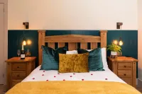 Station View, Dunblane Sleeps 2 Hotels near Atlantic Wall on Sheriffmuir