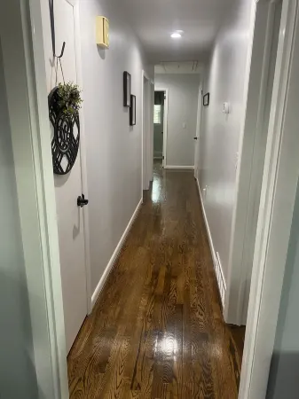 Newly renovated home! One block from Back of the Dragon-Close to downtown Marion