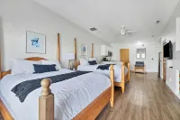 Spa Oasis - Steps from the Pool, Spa & Pickle Ball