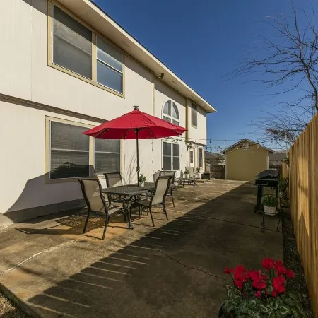 Beautiful and Very Spacious house 6 bed/3.5 baths