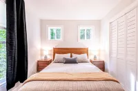 Renovated Cozy Cottage in Bryson City! Experience the Cool Smokies!