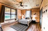 Secluded Mountain Cabin with Spectacular Views- Hiker's Dream