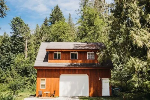 Skyline cottage, private hot tub, wifi sleeps 4!