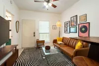 Mid-Century Austin Escape! Long Term Discounts!