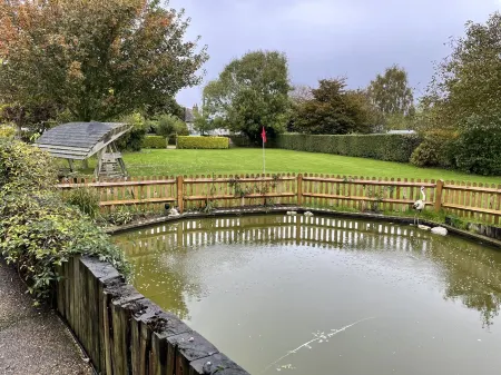 Countryside Cottage with Views Across Fields