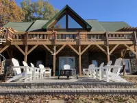 Private Lakefront Log House with Boat Dock