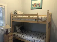 Adorable beach cabin within a few steps to a secluded beach! Hotels in Lopez