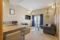 European Village King Suite Retreat: Unwind, Explore, Beach, Work!