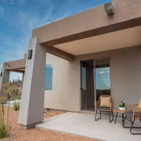 Scenic Mountain Retreat: Tranquil 2BR Private Casita