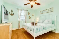 Caisson Cottage - Cozy Home a Short Walk to the Beach