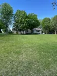 Spacious, modern lake-front vacation home/ scrapbooking/quilting retreat