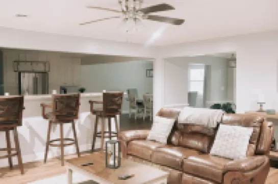 Great location, country living in the city.  Close distance to Williamsburg