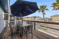 Private Pool. Arcade Room. BBQ Grill. Outside Giant Games. King Size Bed.