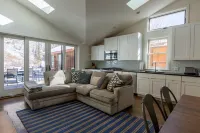 Minturn River Cabin with Hot Tub and NEW Air Conditioning