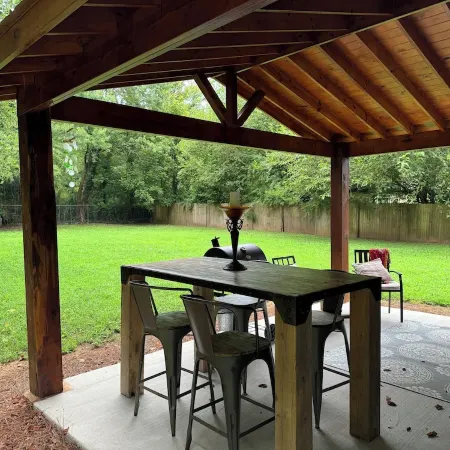 Hideaway House! Cute Cute! - Pet Friendly!