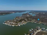 Sunset Hollow - Lakefront MM22 near dining/attractions - bring the whole family!