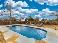 Luxury Barnhouse with 🔥HEATED🔥 Pool Hotels in Kyle