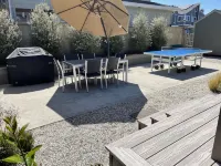 Upscale cottage: First block from the beach Hotels in Half Moon Bay