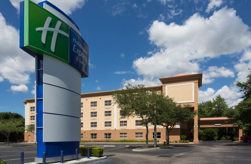 Holiday Inn Express & Suites Plant City by IHG