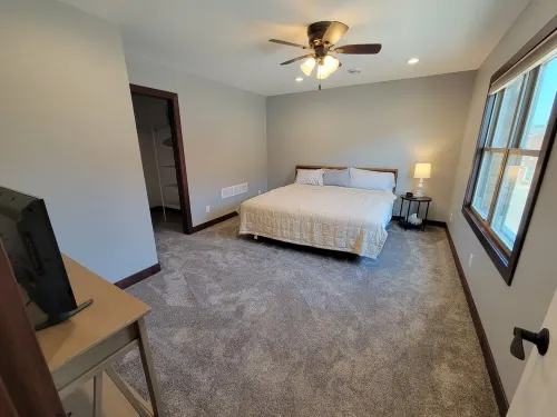 Completely remodeled downtown apartment!  2 large bedrooms!