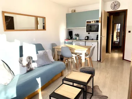 Pleasant 6-person apartment in Vars facing the slopes Отели в г. Вар