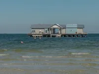 Pickleball, Heated Pool, Hot Tub, Golf & Games, 10 Min to Beach