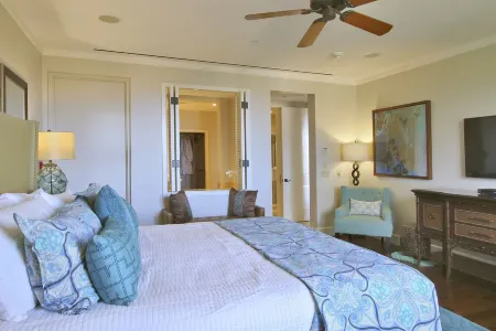 I.P.M PRESENTS: PH-I203 - OCEAN VIEWS AND NEW DECOR. FLEXIBLE CANCELATION POLICY