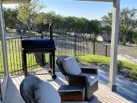 Upscale, Magnificent Views,  Dog Friendly. Owner Friendly!