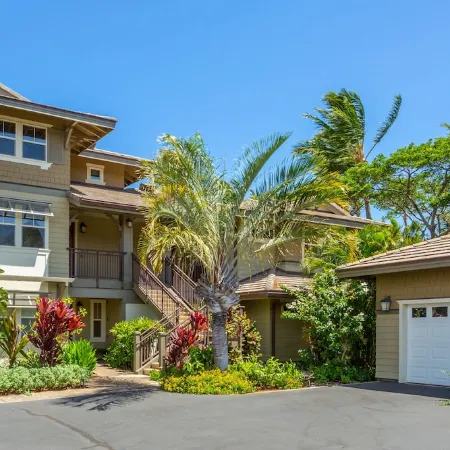 Luxurious Oceanfront Escape Awaits – Stunning Views & Top-Floor Waikoloa Living!