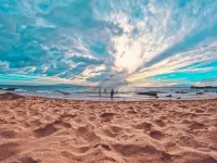 Spacious Oceanfront Maui Sunset Condo: Steps to Beach, King Bed, Pool, Gym, AC