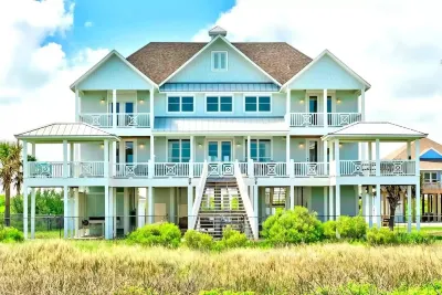 Spacious 6Br En Suite, Large Balcony, Stunning Ocean Views! Ping Pong/Foosball! 포트 볼리바 주변 호텔