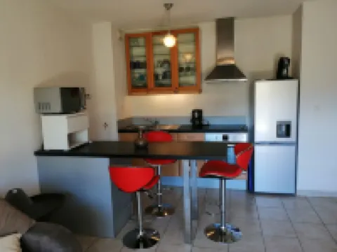 Charming T2 with terrace and small garden