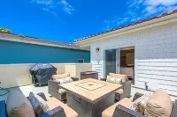 Super Nice Beach Place -Large Private Deck- Garage Parking-1 block to beach