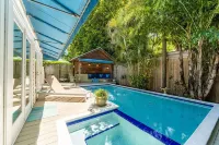 June-Sept. Weekly Discount!!! - Bottoms up Bungalow 2 Bed/2 Bath Private Pool