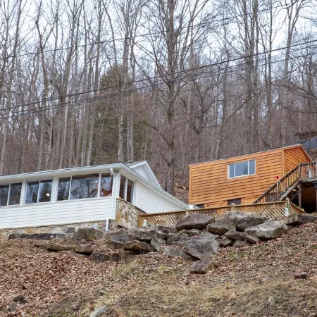 Cozy Mountain Cabin near Ohiopyle, Hot-Tub