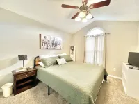 Cali king beds. Best of Nicholasville! Koi pond relaxing backyard. 3 bed 2 bath
