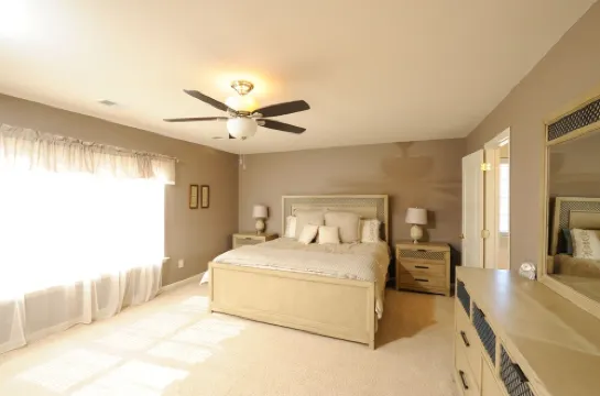 4 bedroom house close to the Horse Park